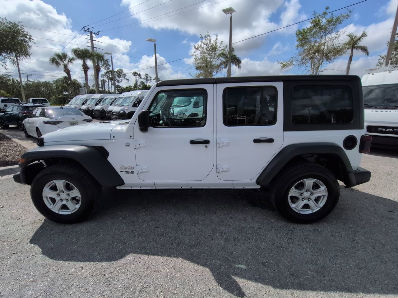 Used 2018 Jeep Wrangler Unlimited Sport S AWD/4WD image 8