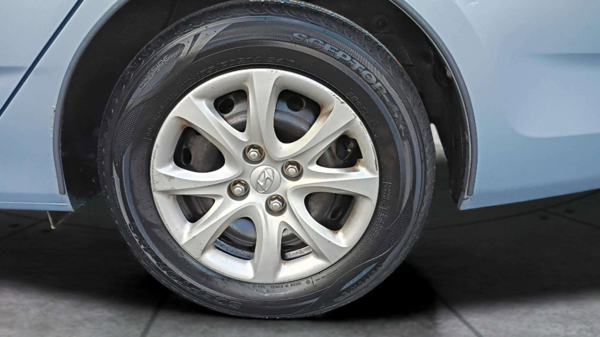 Used 2012 Hyundai Accent GLS image 46