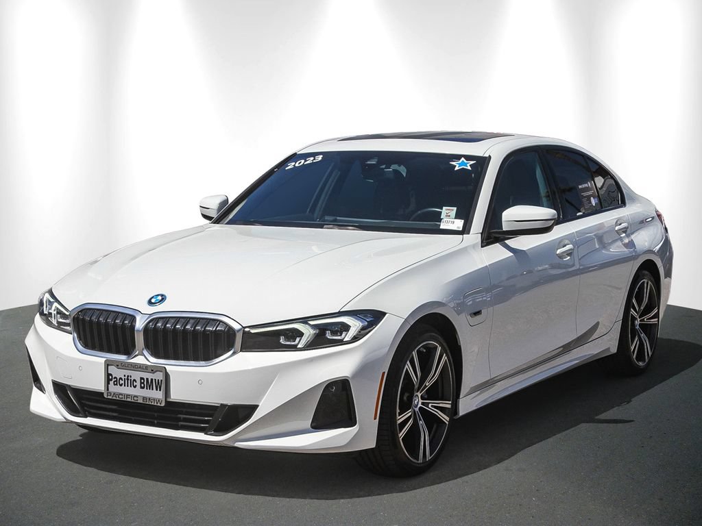 Used 2023 BMW 330e w/ Driving Assistance Package RWD image 3