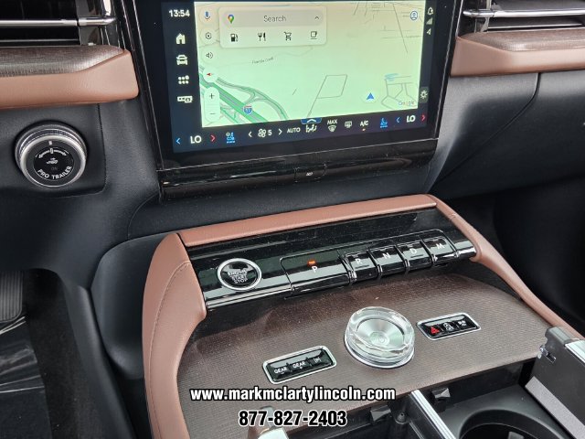 New 2026 Lincoln Navigator Reserve AWD/4WD image 17