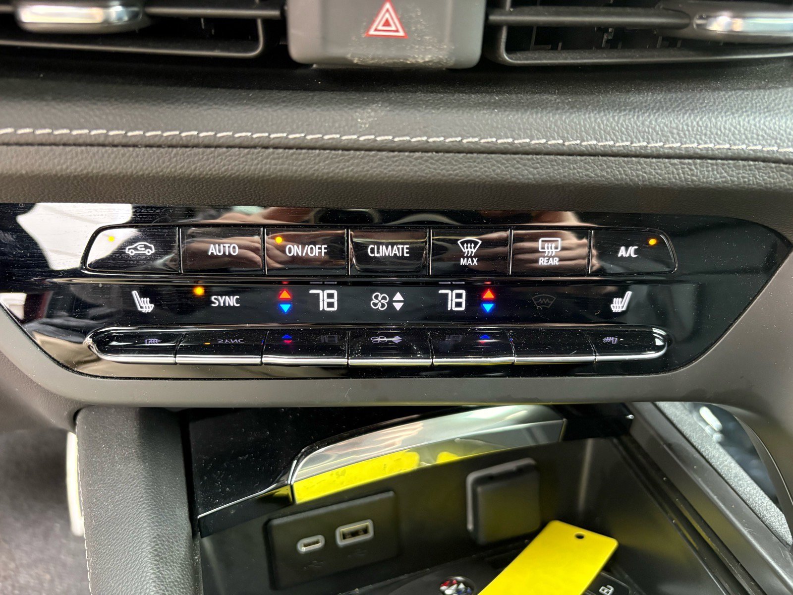 Used 2022 Buick Envision Essence w/ Sport Touring Package image 16