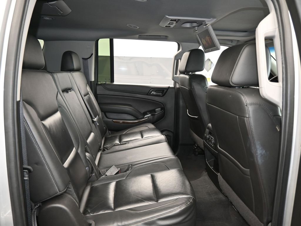 Used 2020 Chevrolet Suburban LT image 46