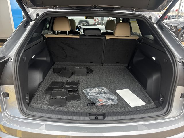 Used 2025 Volkswagen Atlas Cross Sport SE image 8