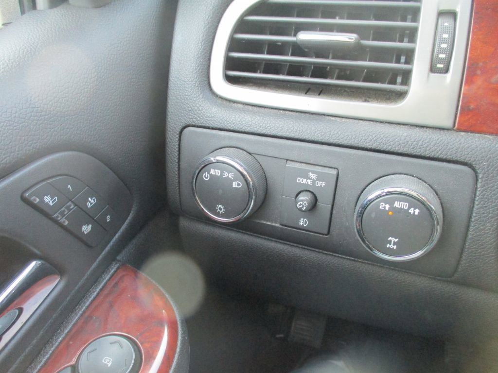 Used 2014 GMC Yukon XL SLT image 11