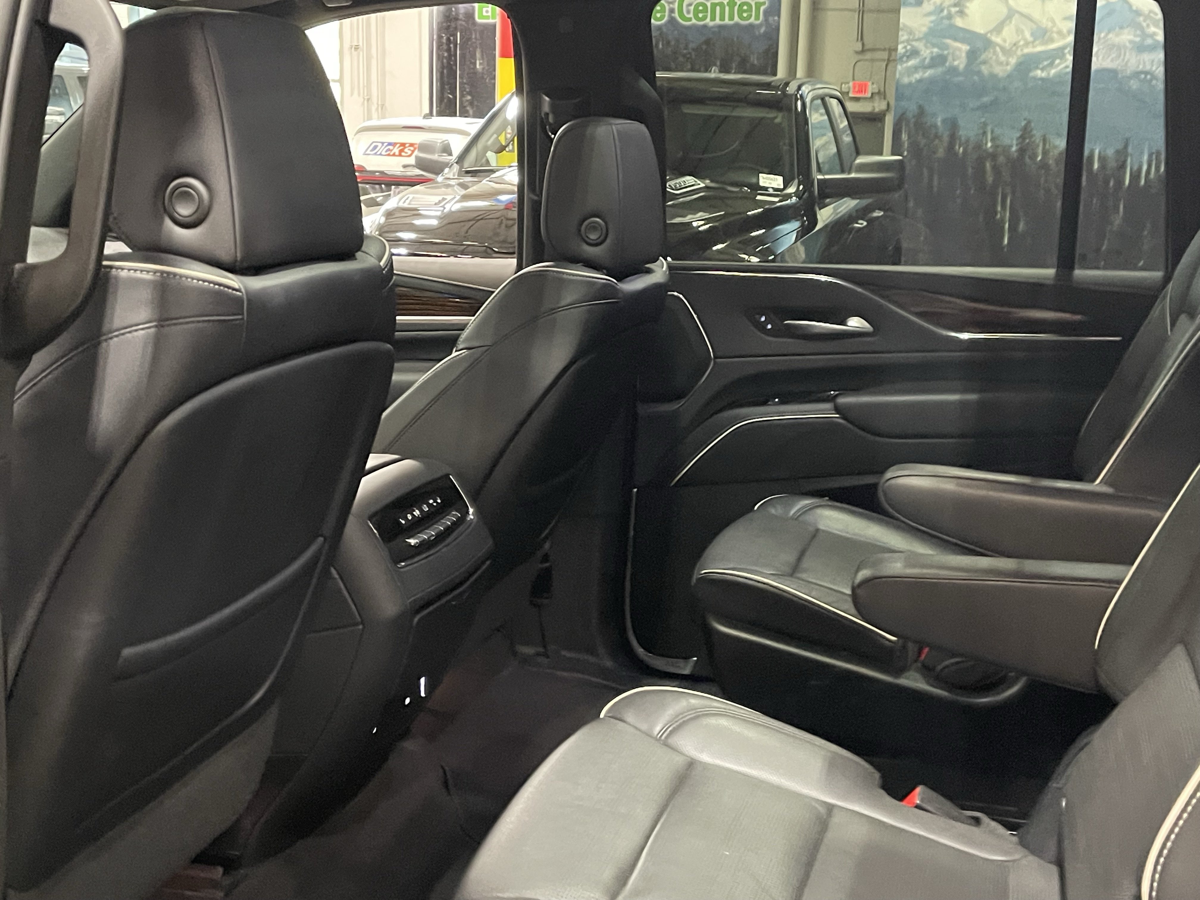 Used 2023 Cadillac Escalade ESV Premium Luxury AWD/4WD image 14