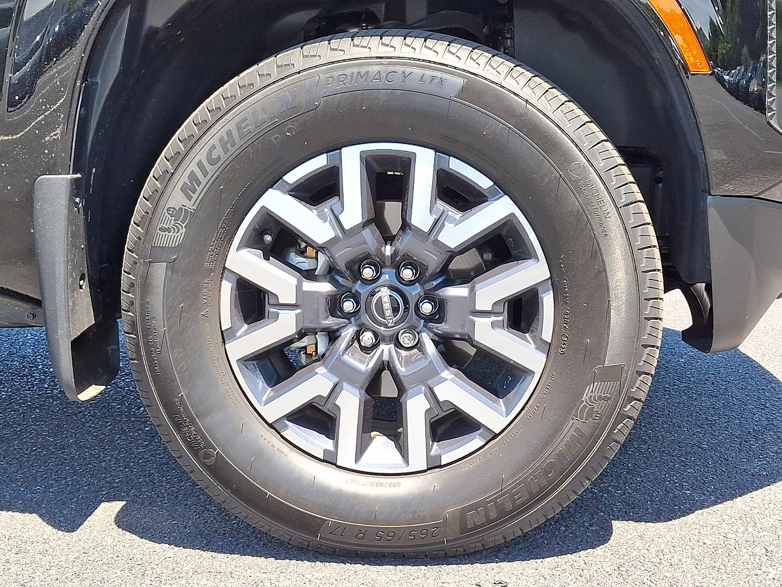 Certified 2024 Nissan Frontier SL w/ Technology Package AWD/4WD image 8