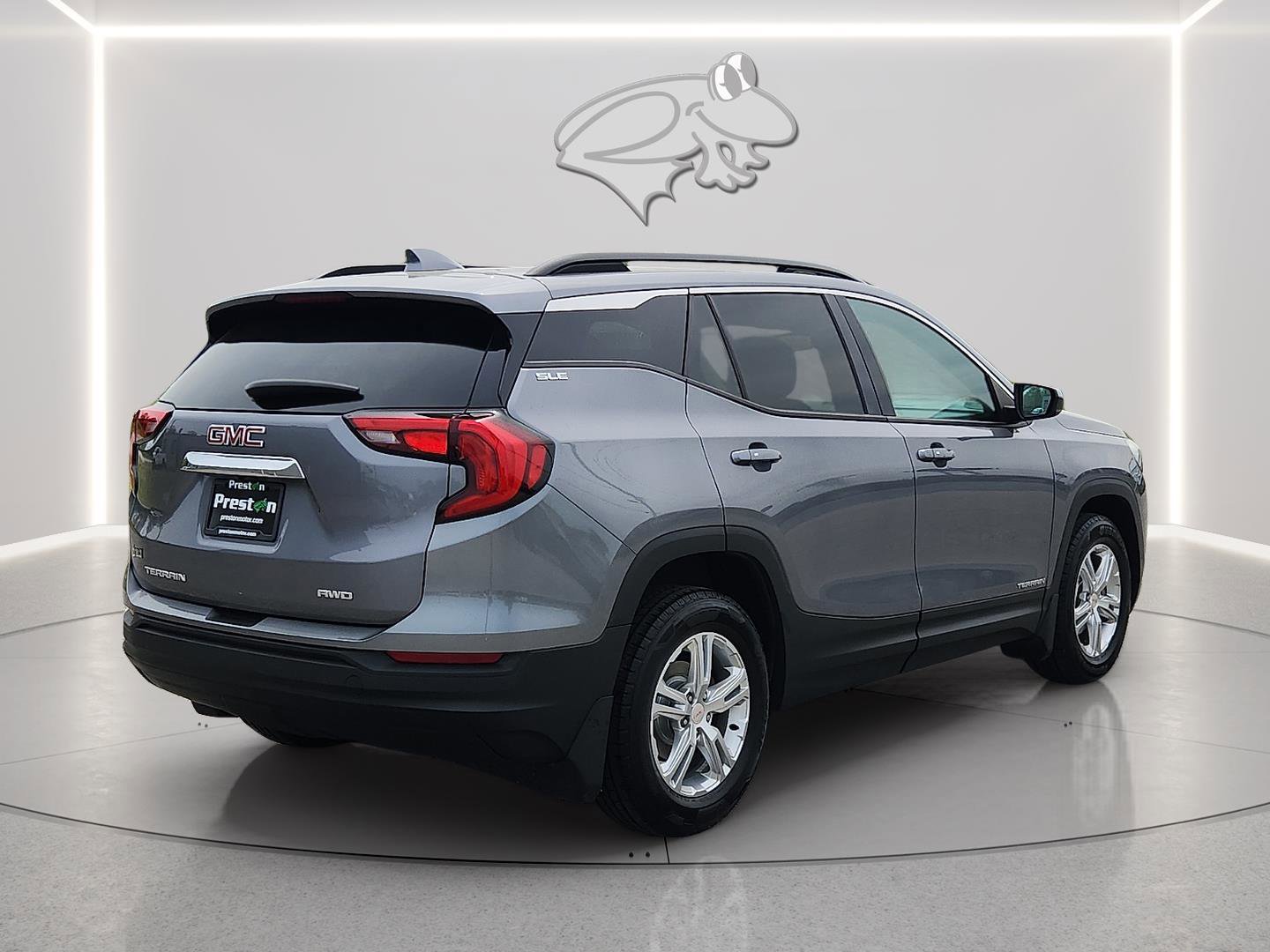 Used 2018 GMC Terrain SLE w/ Driver Convenience Package image 5