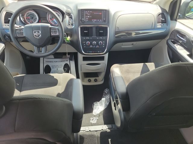 Used 2020 Dodge Grand Caravan SE w/ UConnect Hands-Free Group FWD image 13