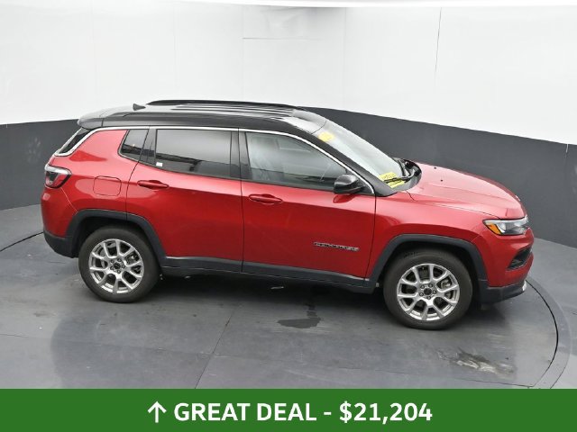 Used 2025 Jeep Compass Limited AWD/4WD image 40