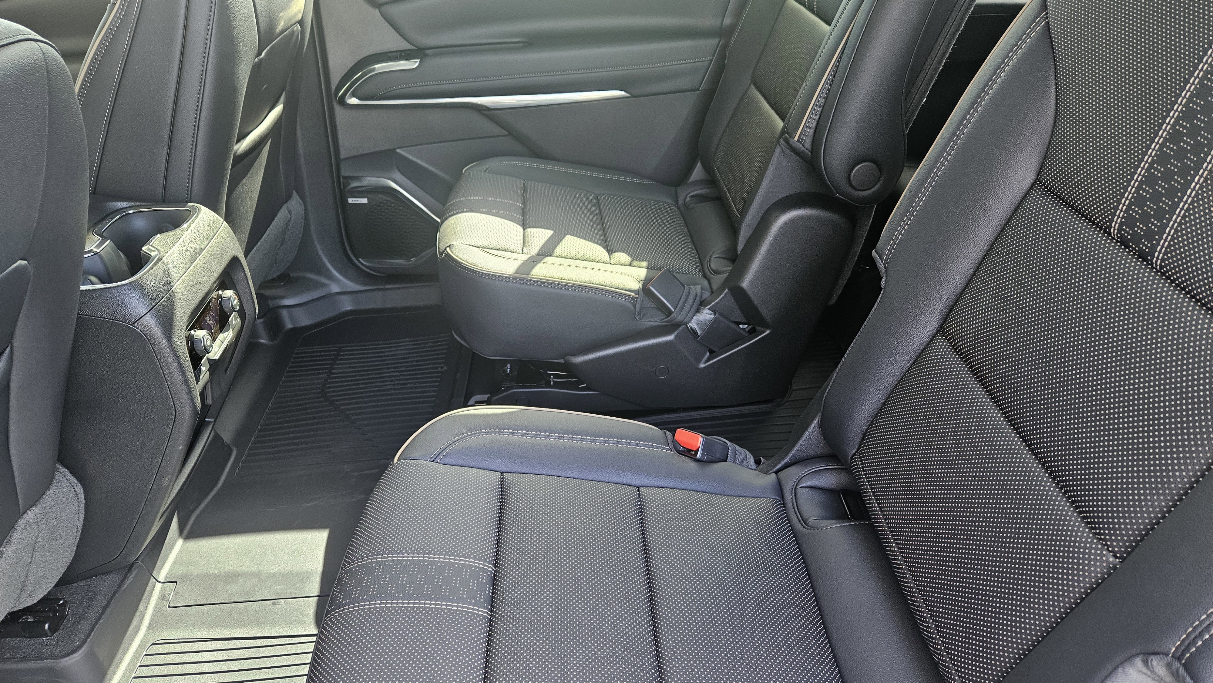New 2026 Chevrolet Traverse High Country w/ LPO, Floor Liner Package image 12