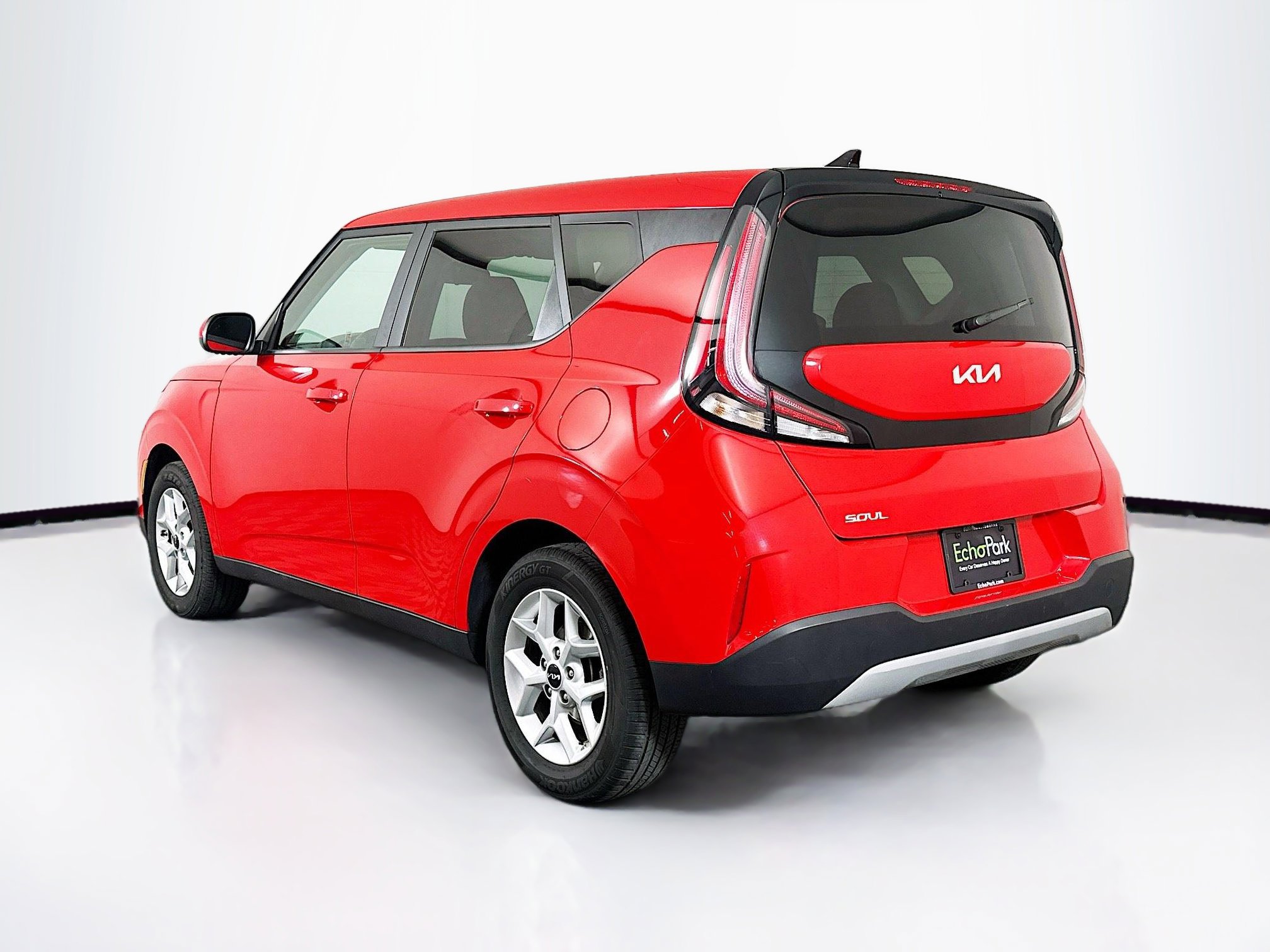 Used 2025 Kia Soul LX w/ LX Technology Package FWD image 5