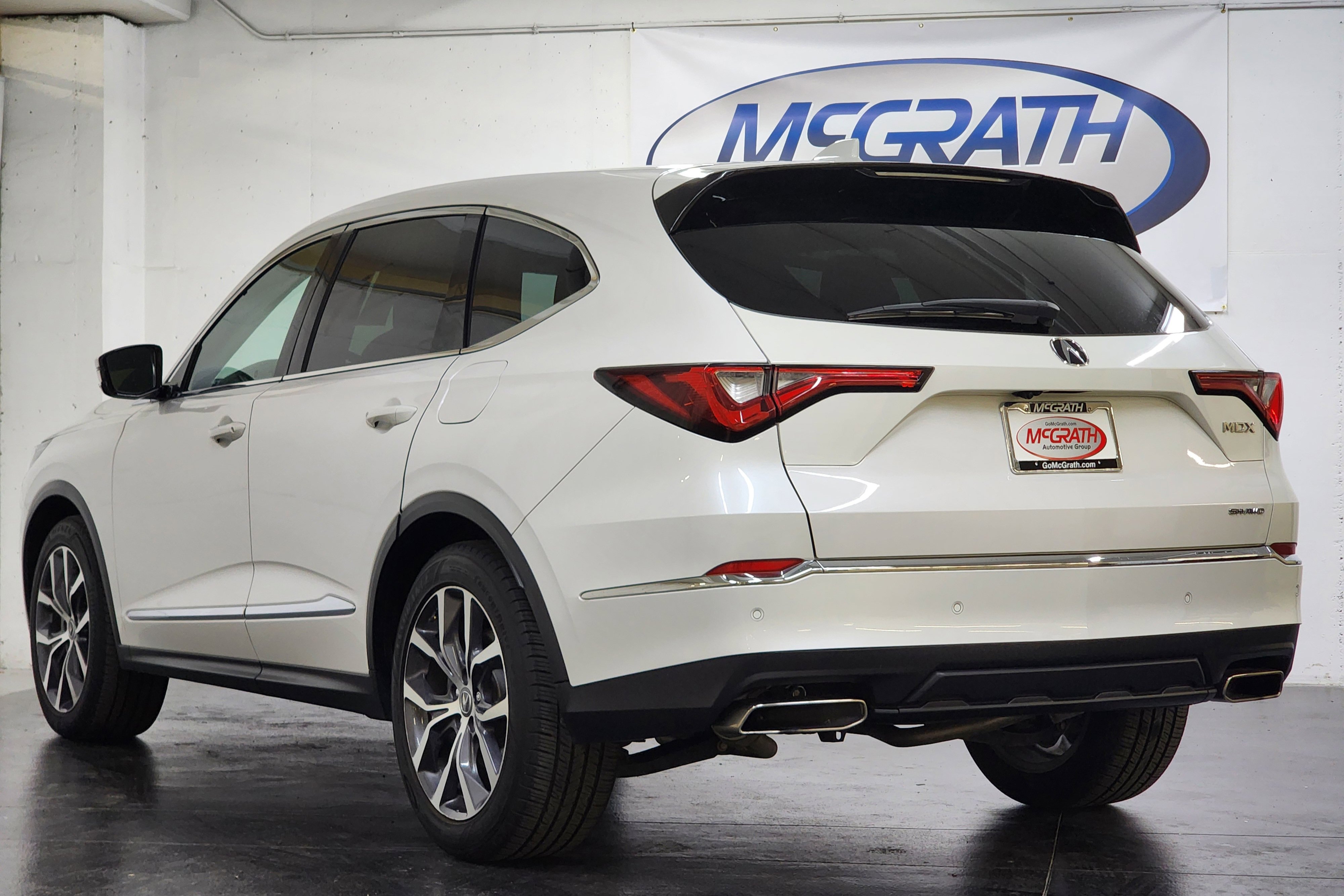 Used 2023 Acura MDX SH-AWD w/ Technology Package image 8