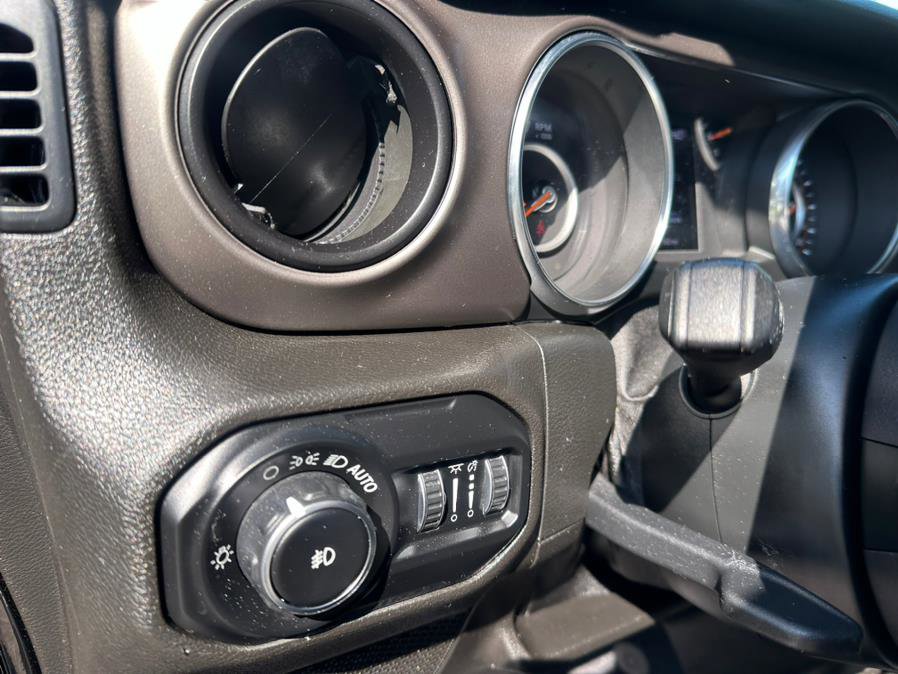 Used 2018 Jeep Wrangler Unlimited Sport S image 21