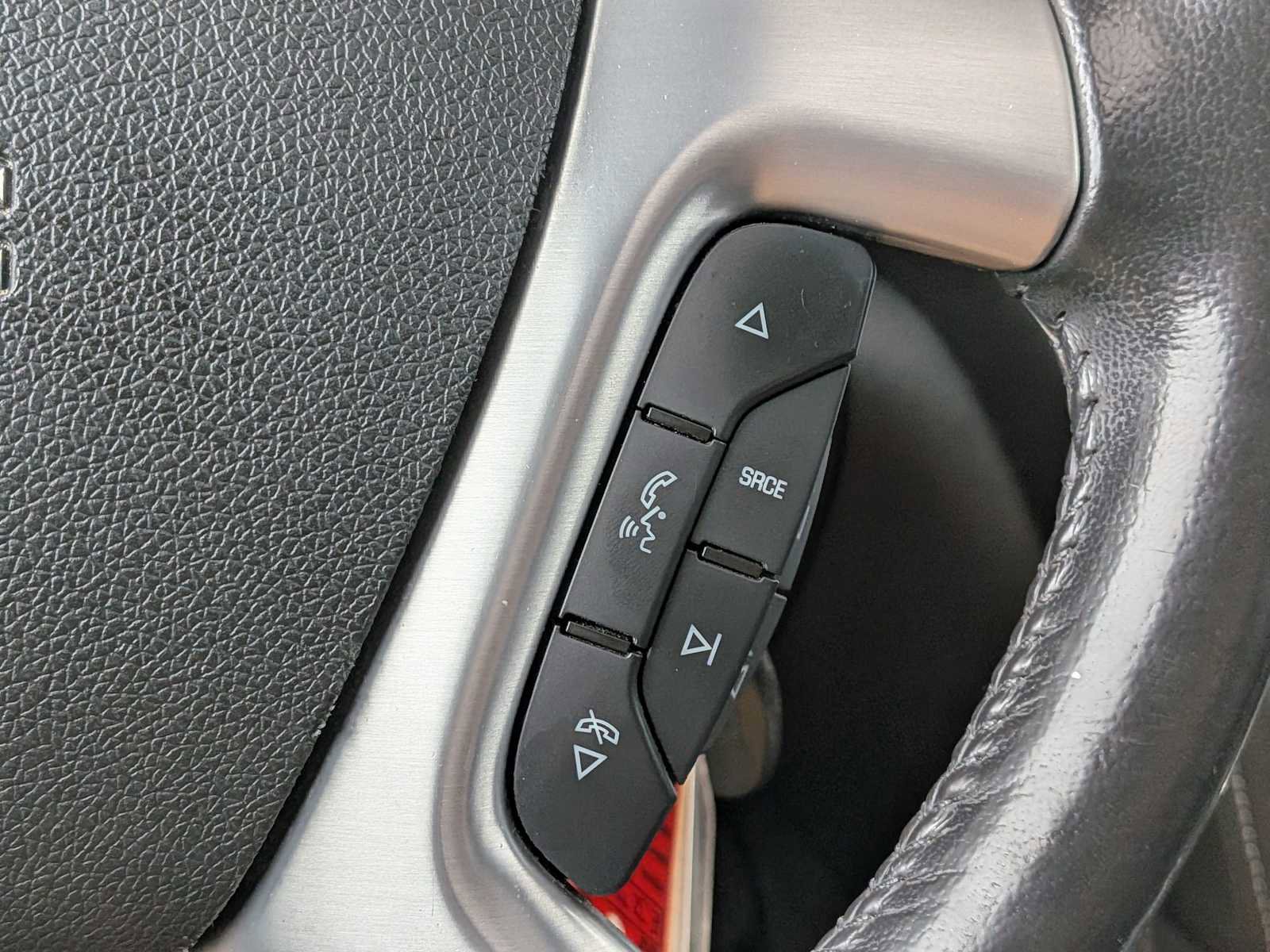 Used 2014 GMC Acadia SLT image 25