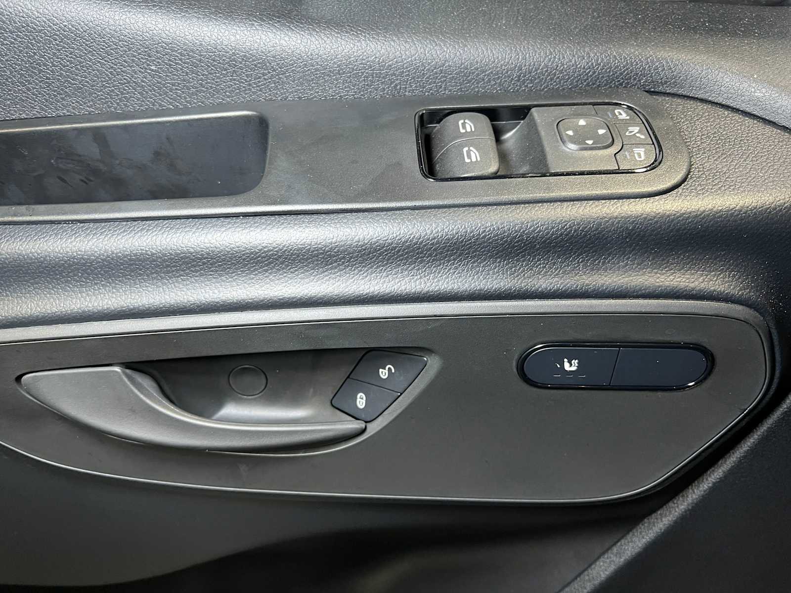 Used 2025 Mercedes-Benz Sprinter 2500 image 18
