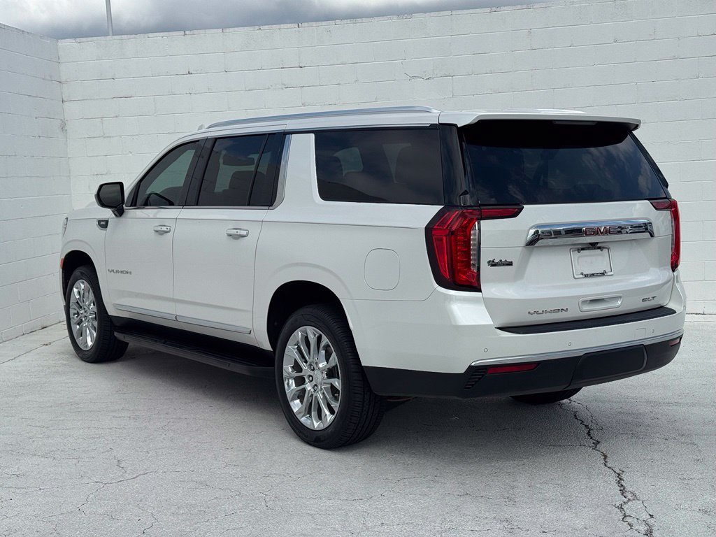 Used 2023 GMC Yukon XL SLT AWD/4WD image 11