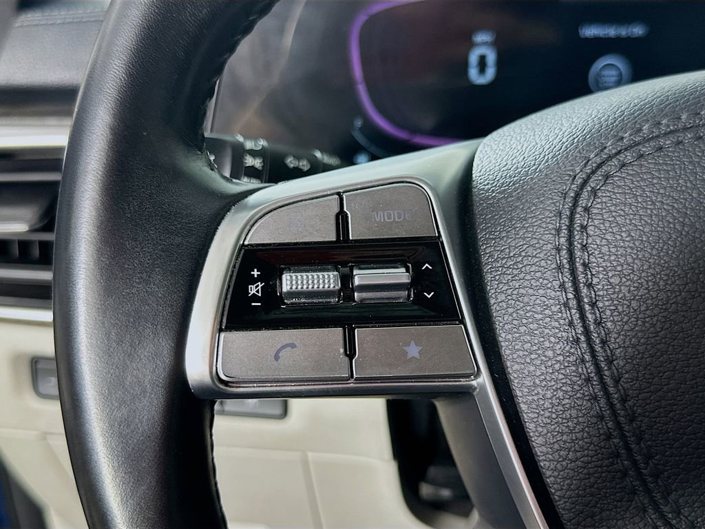 Used 2023 Kia Telluride EX w/ EX Captain's Chair Package image 23