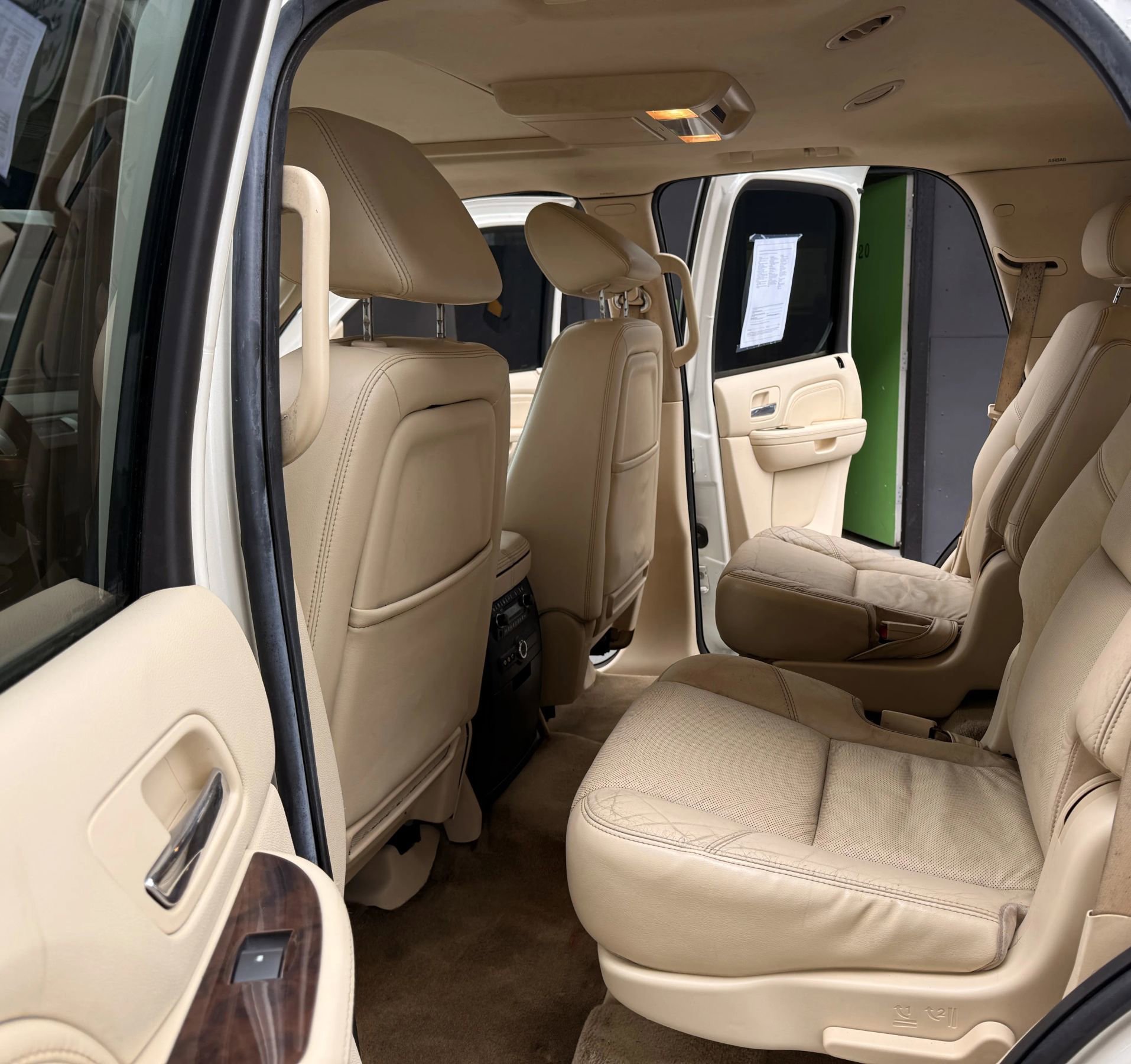 Used 2008 Cadillac Escalade AWD image 11