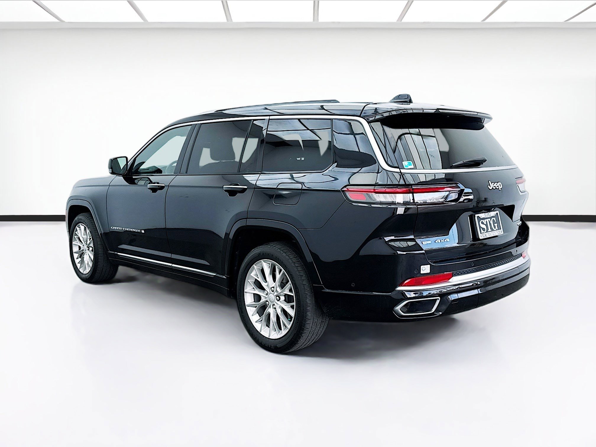 Used 2021 Jeep Grand Cherokee L Summit w/ Luxury Tech Group V image 6