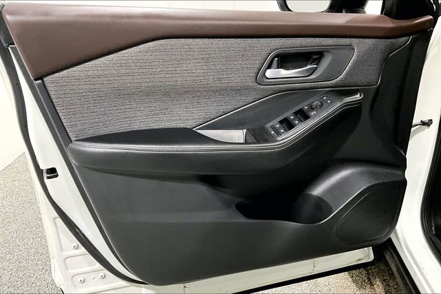 Used 2021 Nissan Rogue SV image 21