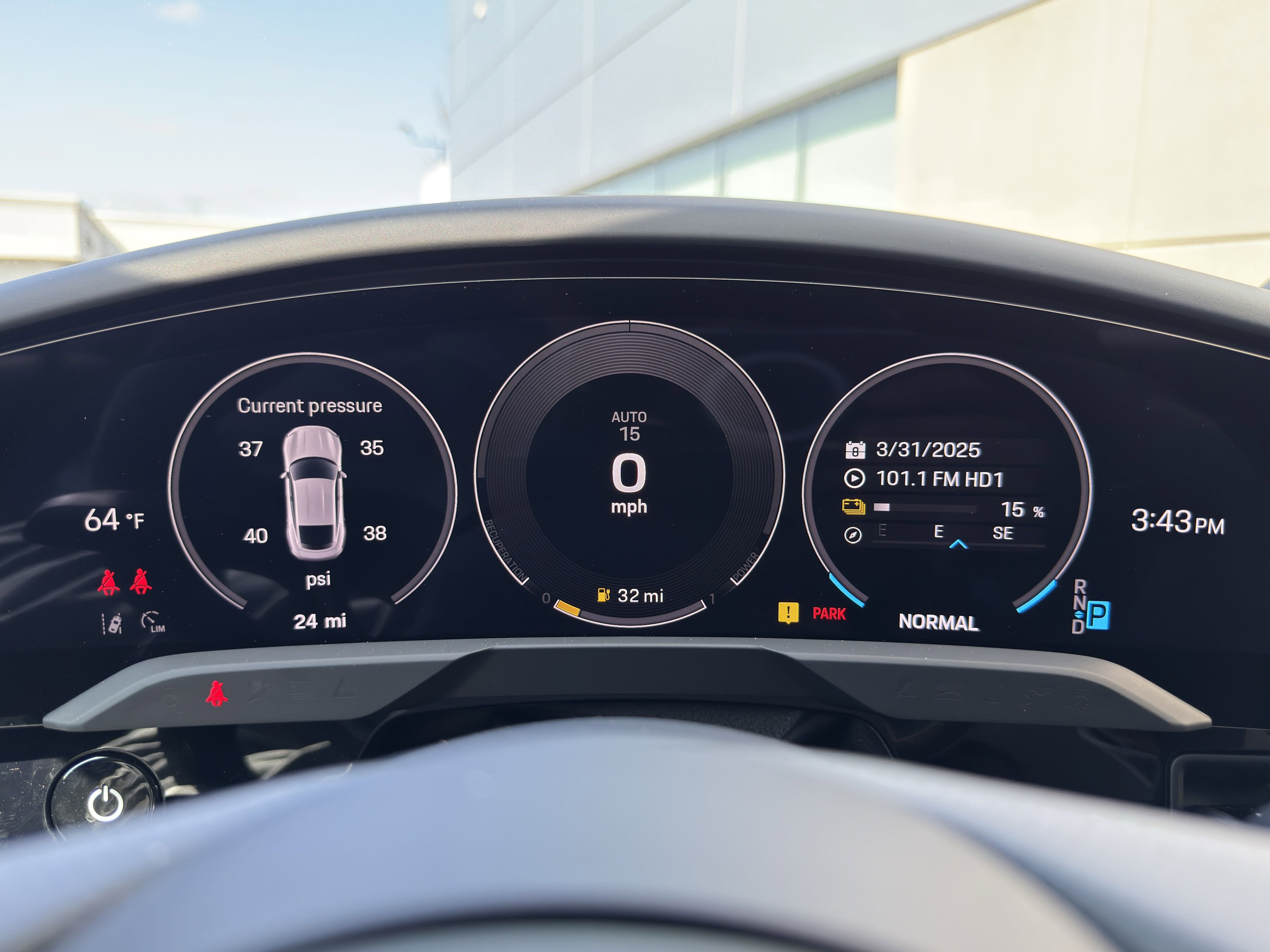 Used 2025 Porsche Taycan image 21