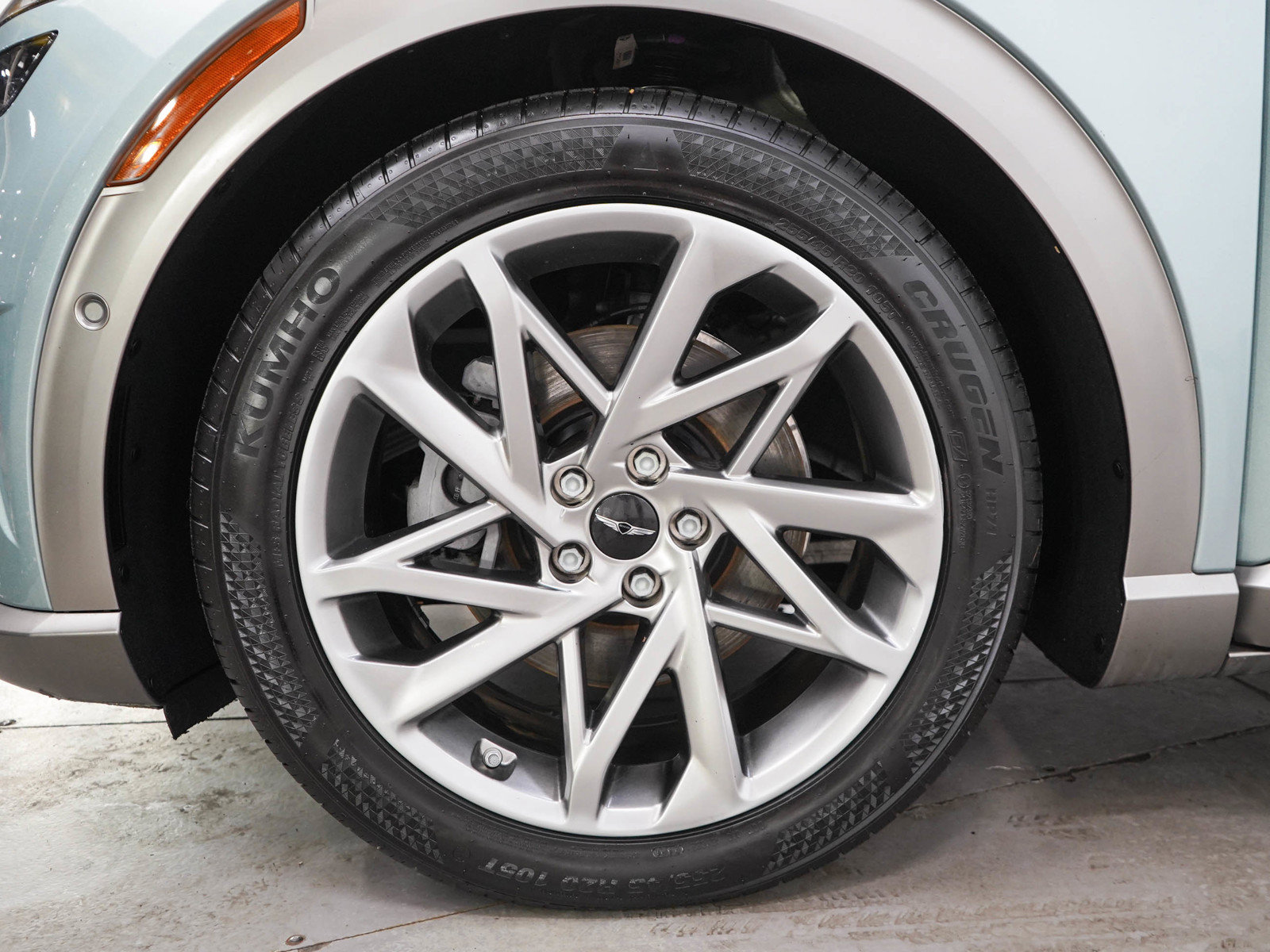 Used 2023 Genesis GV60 Advanced AWD/4WD image 33
