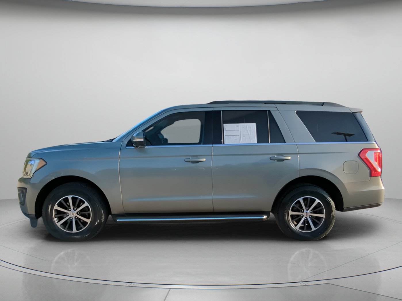 Certified 2019 Ford Expedition XLT w/ Equipment Group 202A RWD image 17