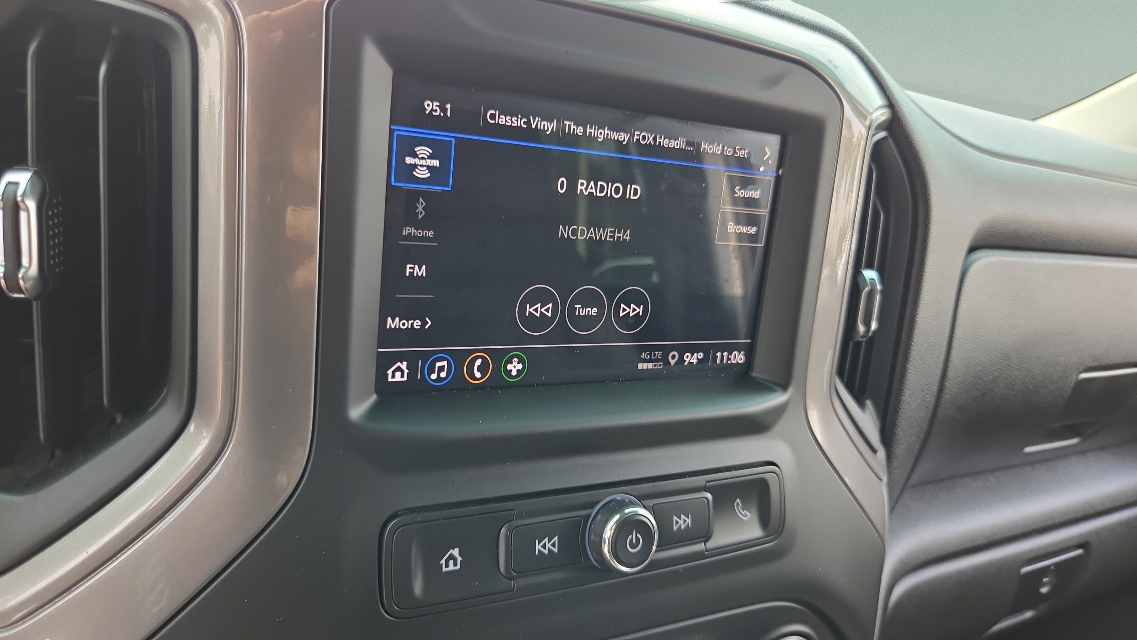Certified 2025 Chevrolet Silverado 2500 Custom w/ Custom Value Package AWD/4WD image 18