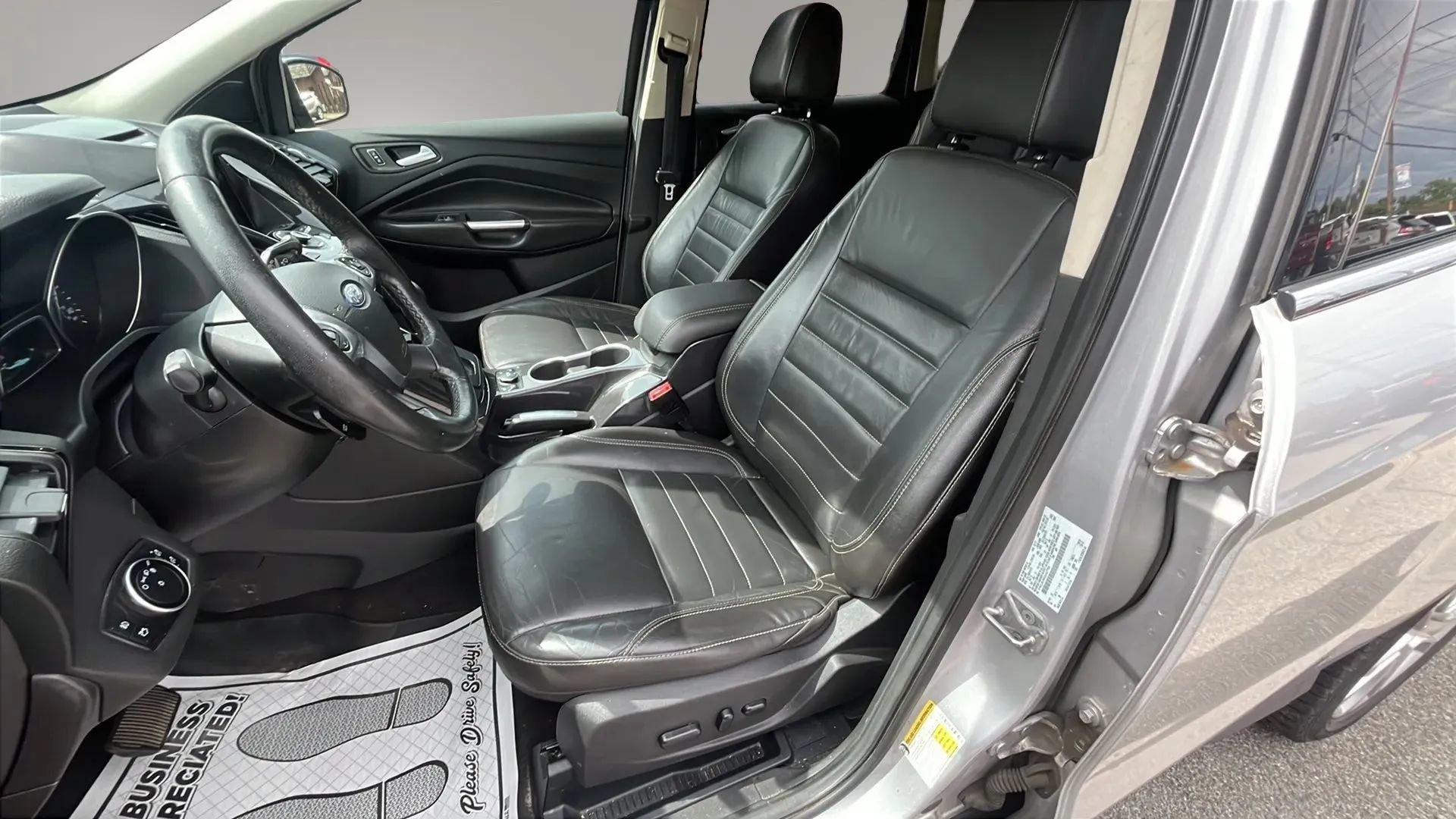 Used 2016 Ford Escape Titanium AWD/4WD image 4