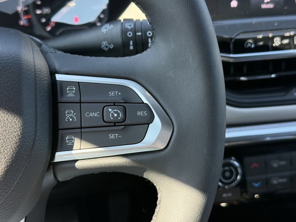 Used 2024 Jeep Compass Limited AWD/4WD image 13