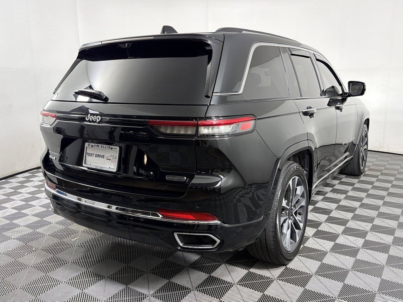 Used 2023 Jeep Grand Cherokee Overland w/ Adv Protech Group III AWD/4WD image 6