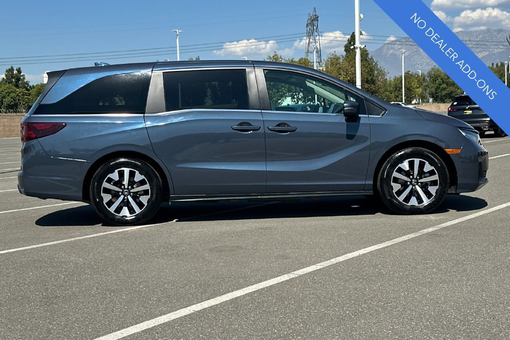 Certified 2025 Honda Odyssey EX-L image 3