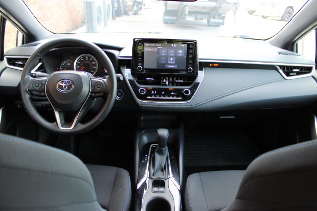 Used 2022 Toyota Corolla SE w/ SE Premium Package FWD image 34