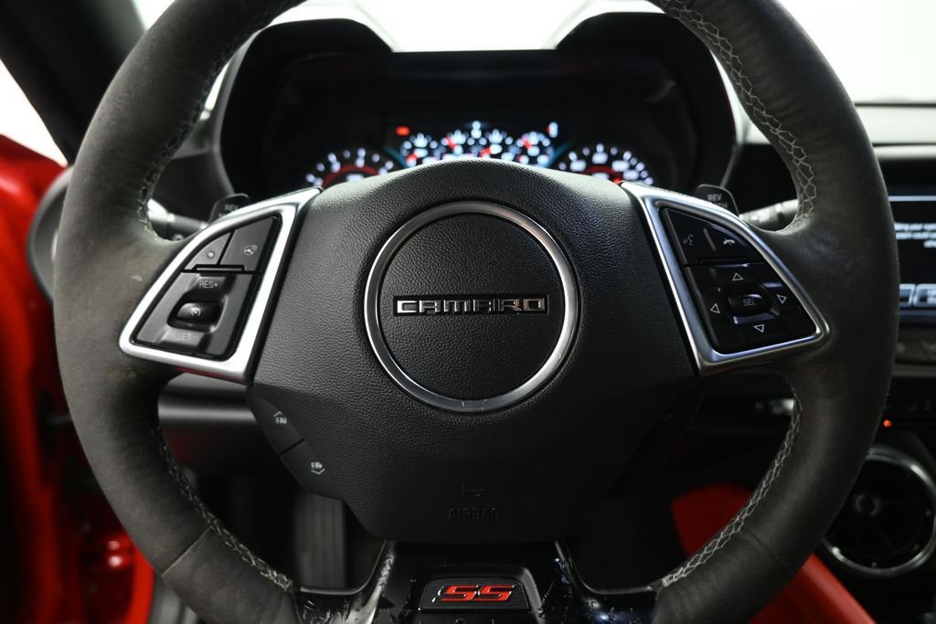 Used 2018 Chevrolet Camaro SS RWD image 11