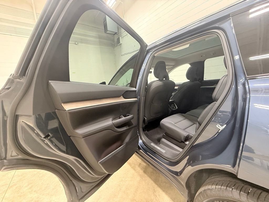 Used 2025 Volvo EX90 Ultra AWD/4WD image 32
