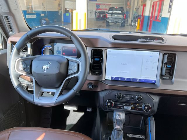 Used 2023 Ford Bronco Outer Banks AWD/4WD image 13