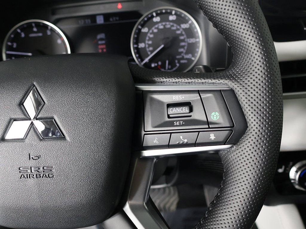 New 2026 Mitsubishi Outlander SE FWD image 44