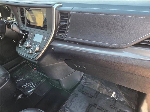 Used 2015 Toyota Sienna SE Premium image 21