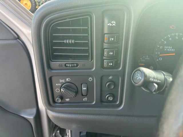 Used 2004 Chevrolet Silverado 2500 LS AWD/4WD image 18