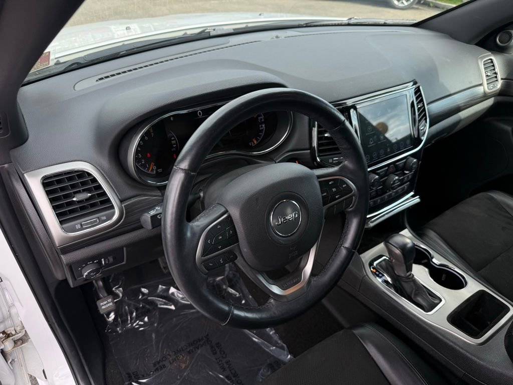 Used 2022 Jeep Grand Cherokee Laredo X image 17