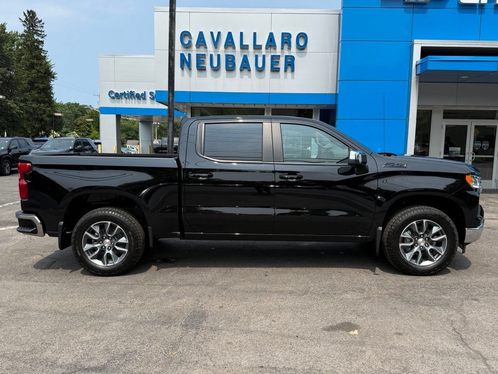 New 2026 Chevrolet Silverado 1500 LT w/ Z71 Off-Road Package AWD/4WD image 4