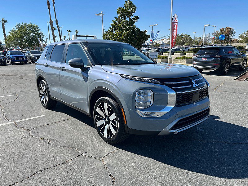 New 2026 Mitsubishi Outlander SE FWD image 17