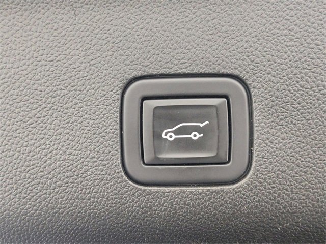 Used 2023 Cadillac Escalade ESV Sport Platinum w/ LPO, ONYX Package image 37