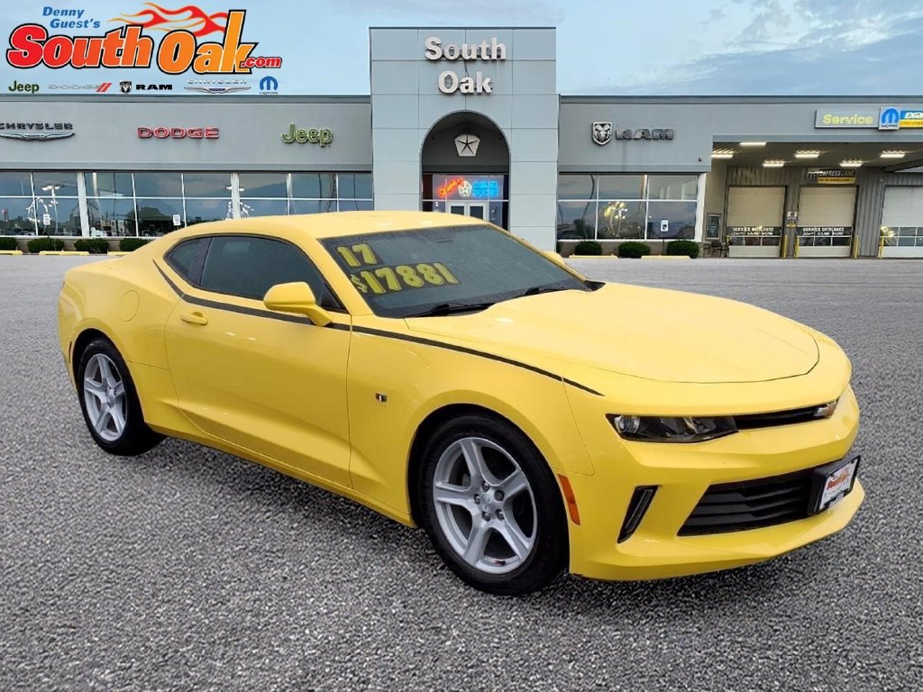 Used 2017 Chevrolet Camaro LT RWD image 1