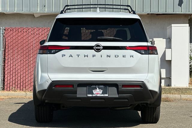 New 2025 Nissan Pathfinder SV image 5