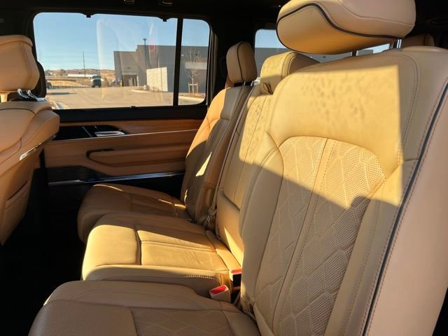 Used 2022 Jeep Grand Wagoneer Series III w/ Flexible Seating Group image 18