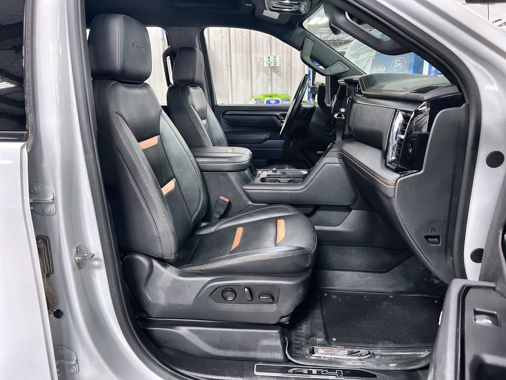 Used 2025 GMC Sierra 2500 AT4 AWD/4WD image 28
