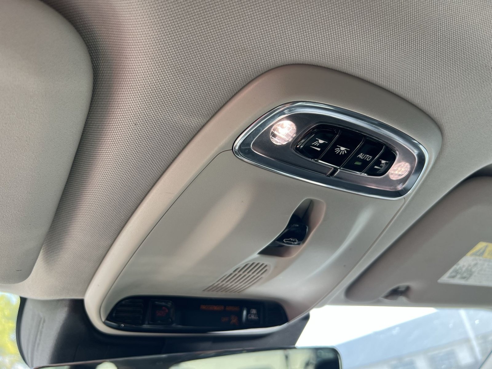 Used 2019 Volvo XC60 T5 Momentum w/ Premium Package AWD/4WD image 30