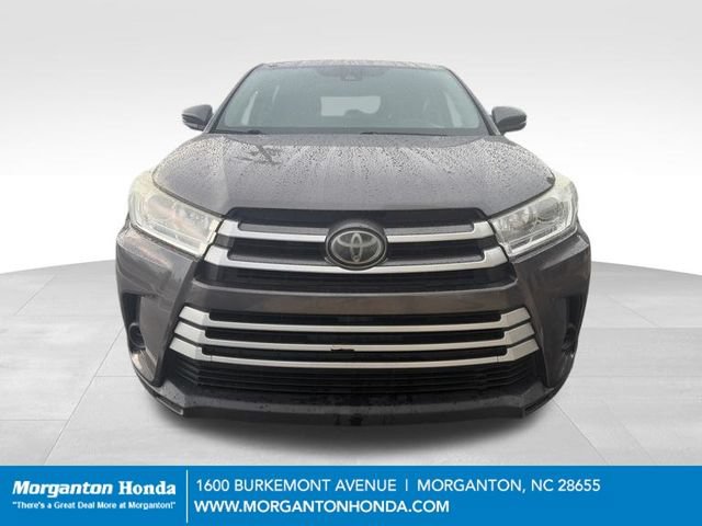 Used 2017 Toyota Highlander LE AWD/4WD image 2