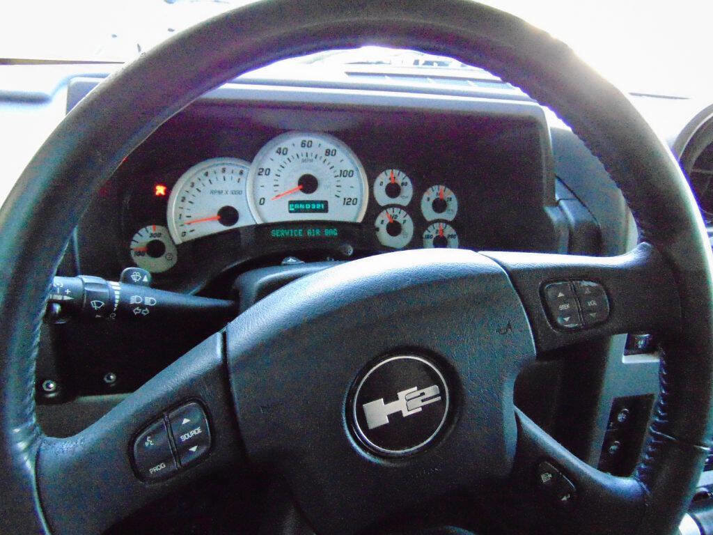 Used 2004 HUMMER H2 w/ Preferred Equipment Group image 38